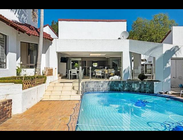4 BEDROOM HOUSE FOR SALE IN SANDHURST